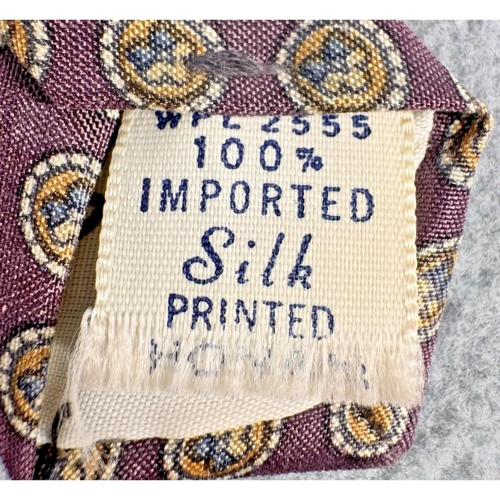 Silk Medallion Pattern Necktie Purple Gold Classic Mens‎ Tie Vintage